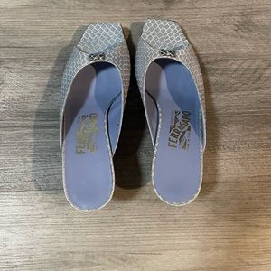 VINTAGE Salvatore Ferragamo kitten heel slip shoe